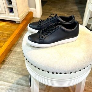 Casual shoes by Thursday